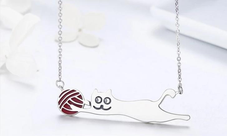 Silver Cat Necklace <br> Cat with a ball of wool - The Cat Paradise