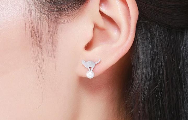 Silver Cat Earrings <br/> Cat playing - The Cat Paradise