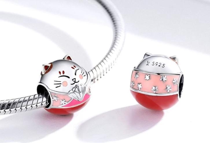 Silver Cat Charm <br> Fortune Cat - The Cat Paradise