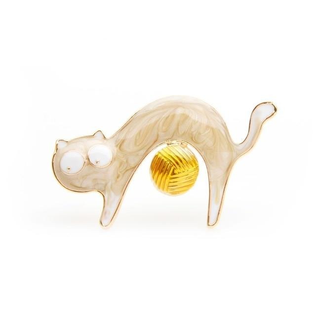 Cat Brooch <br> Cat with ball of wool