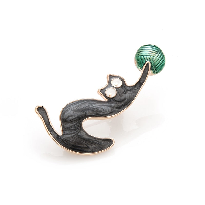 Cat Brooch <br> Cat playing with ball of wool