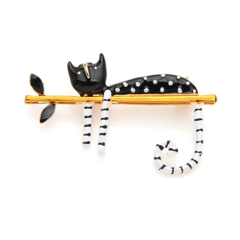 Cat Brooch <br> Black & white cat on a branch - The Cat Paradise